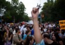 La manifestación por la vivienda en Madrid, en directo | Los jóvenes abandonan la masiva protesta por la vivienda | Vivienda | Economía