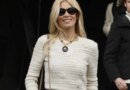 10 looks de Claudia Schiffer fáciles de copiar a los 50 y que son cómodos para otoño