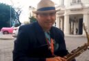 “Aquí hay que hacer de todo, mi hermano”: de traductor a músico en las calles de La Habana