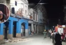 una niña de siete años y sus padres