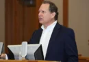 Lincoln Díaz-Balart es distinguido de manera póstuma con la Medalla de la Libertad
