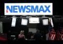 Demanda de NewsMax contra Fox News desestimada; Juez Deja que Outlet vuelva