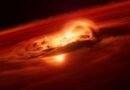 Descubren un planeta errante que crece a 6,000 millones de toneladas por segundo, un récord astronómico
