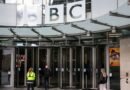 Trump dice que probablemente demandará a la BBC por hasta 5 mil millones de dólares por un discurso editado